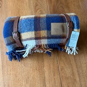 Pendleton Blue Tan Cream Plaid Wool Throw with Leather Strap